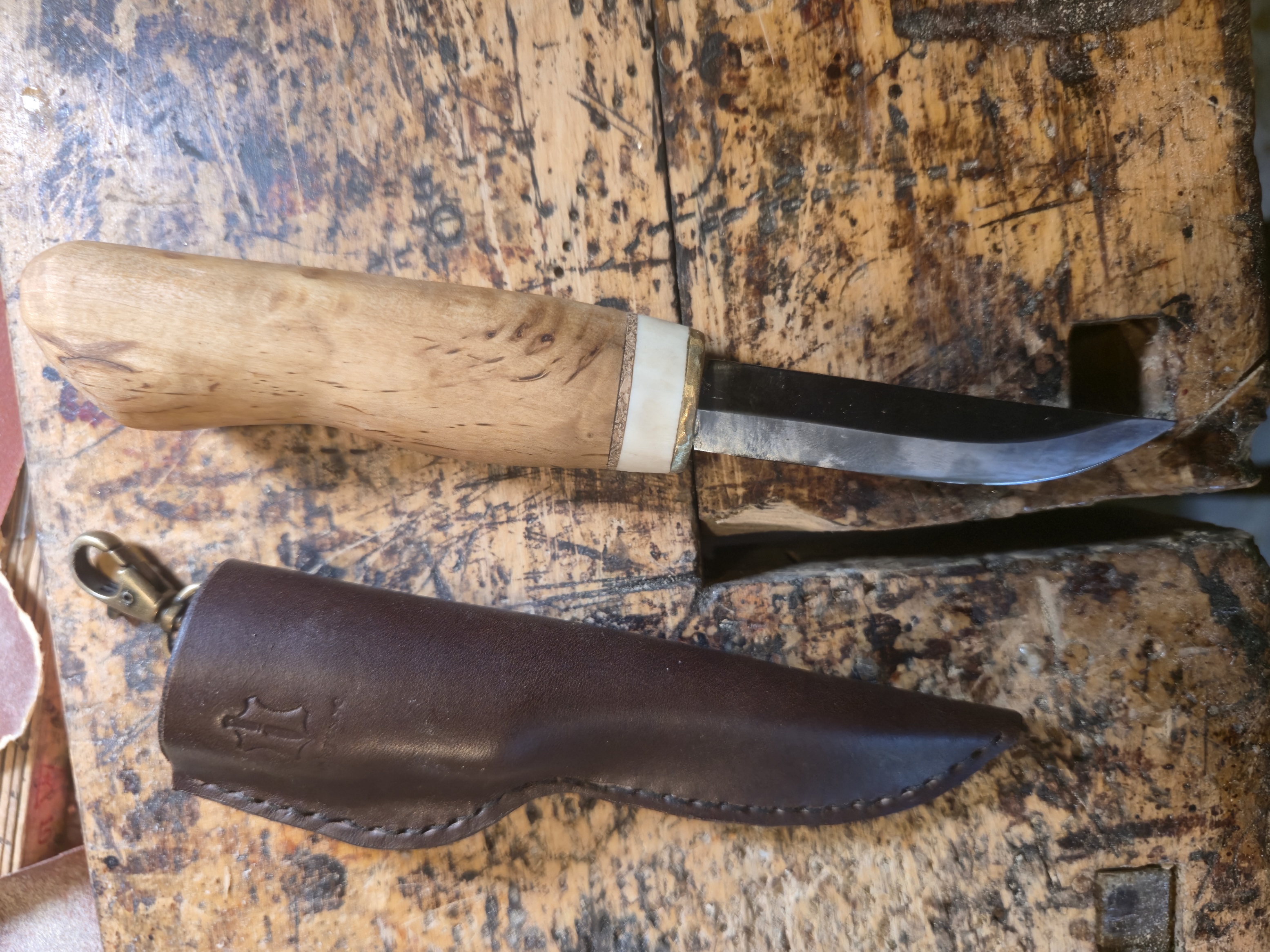 Kniv Dalom